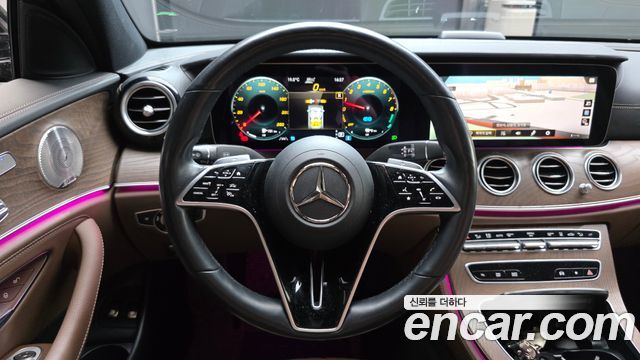 Mercedes-Benz E-Class (W213) E300e 4MATIC Exclusive 2023 — фото 12