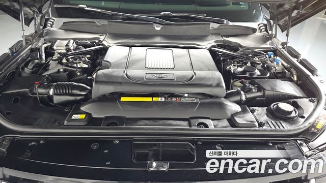 Land Rover Range Rover (IV) 4.4 SDV8 AB DIESEL 2018 — фото 6