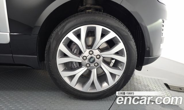 Land Rover Range Rover (IV) 4.4 SDV8 AB DIESEL 2018 — фото 27