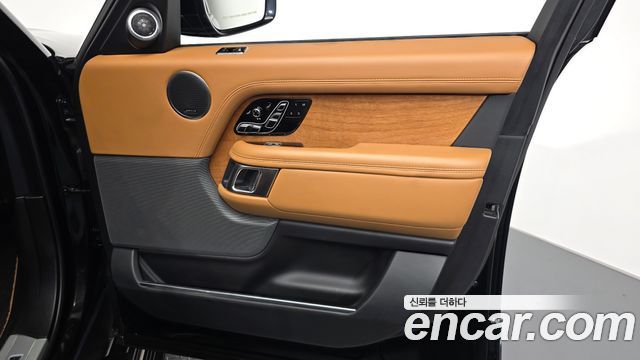 Land Rover Range Rover (IV) 4.4 SDV8 AB DIESEL 2018 — фото 30