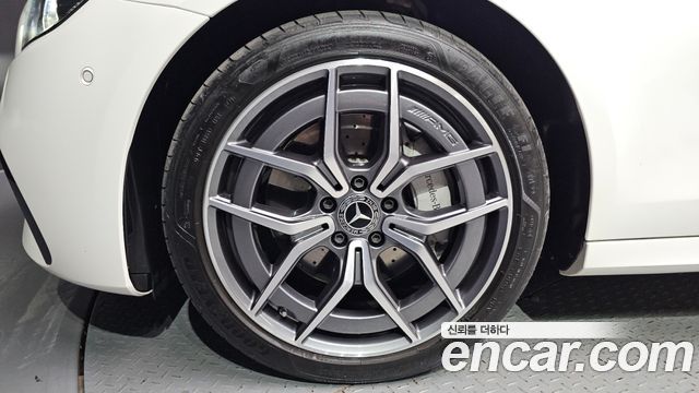 Mercedes-Benz E-Class (W213) E220d 4MATIC AMG Line 2023 — фото 5