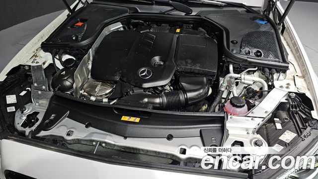 Mercedes-Benz E-Class (W213) E220d 4MATIC AMG Line 2023 — фото 6