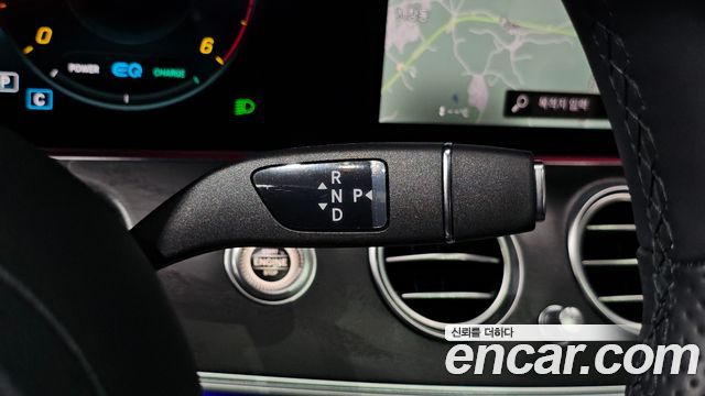 Mercedes-Benz E-Class (W213) E220d 4MATIC AMG Line 2023 — фото 9