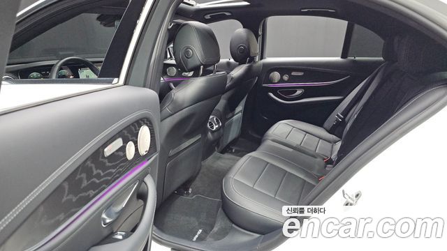 Mercedes-Benz E-Class (W213) E220d 4MATIC AMG Line 2023 — фото 15