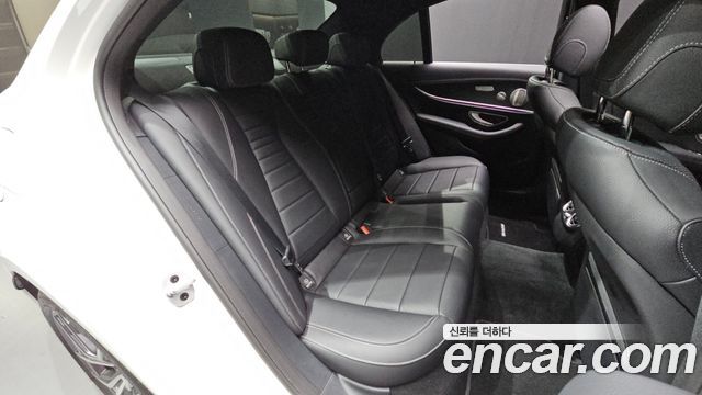 Mercedes-Benz E-Class (W213) E220d 4MATIC AMG Line 2023 — фото 16