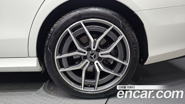 Mercedes-Benz E-Class (W213) E220d 4MATIC AMG Line 2023 — фото 27