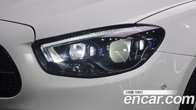 Mercedes-Benz E-Class (W213) E220d 4MATIC AMG Line 2023 — фото 28