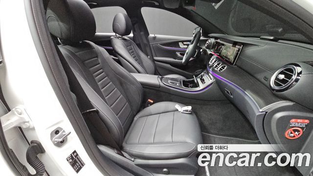 Mercedes-Benz E-Class (W213) E220d 4MATIC AMG Line 2023 — фото 32