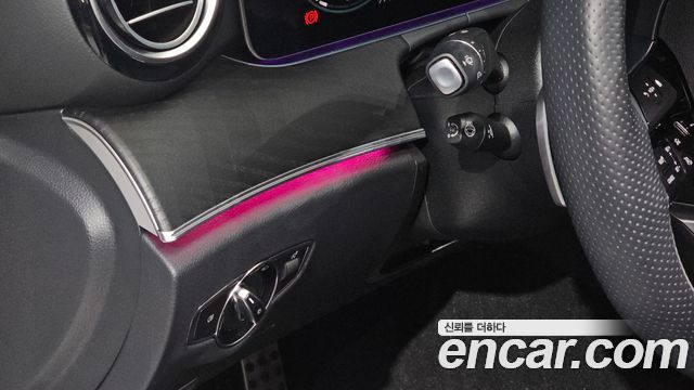 Mercedes-Benz E-Class (W213) E220d 4MATIC AMG Line 2023 — фото 35