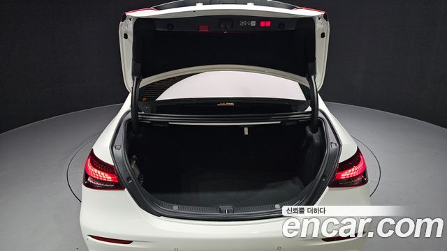 Mercedes-Benz E-Class (W213) E220d 4MATIC AMG Line 2023 — фото 42
