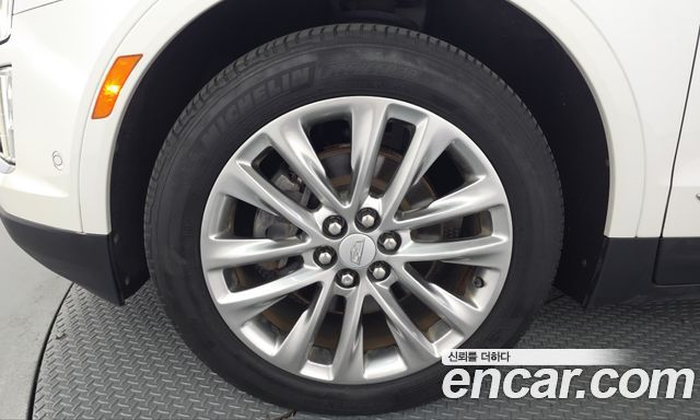 Cadillac XT5 3.6 Premium AWD 2018 — фото 5