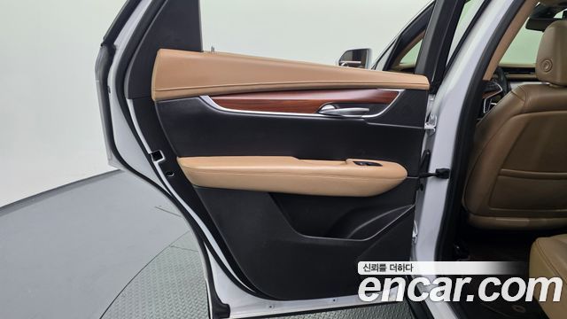Cadillac XT5 3.6 Premium AWD 2018 — фото 31
