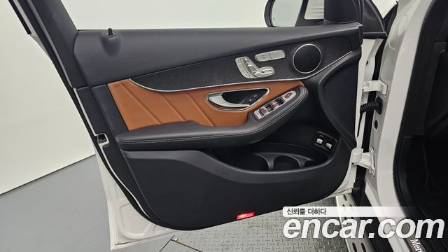 Mercedes-Benz GLC-Class (X253) GLC300e 4MATIC Coupe 2021 — фото 30