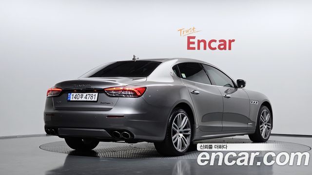 Maserati Quattroporte S Q4 3.0 V6 Granlusso 2017 — фото 2