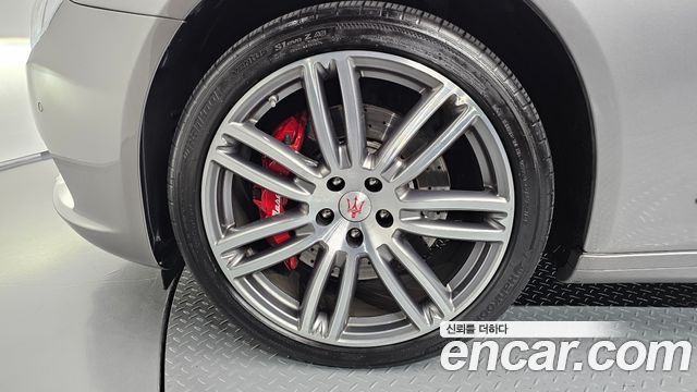 Maserati Quattroporte S Q4 3.0 V6 Granlusso 2017 — фото 5