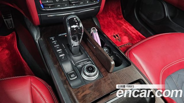 Maserati Quattroporte S Q4 3.0 V6 Granlusso 2017 — фото 9