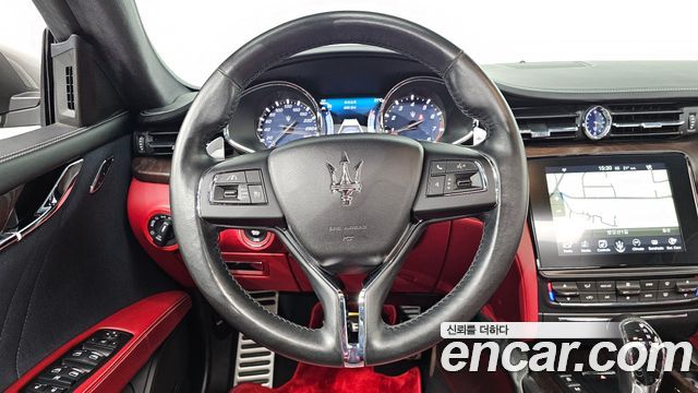 Maserati Quattroporte S Q4 3.0 V6 Granlusso 2017 — фото 17