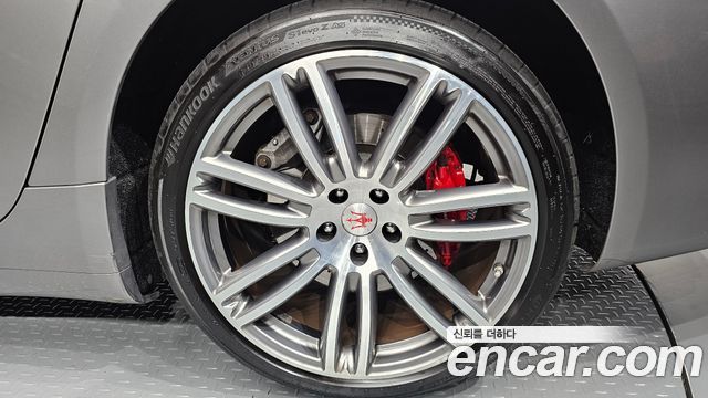 Maserati Quattroporte S Q4 3.0 V6 Granlusso 2017 — фото 27