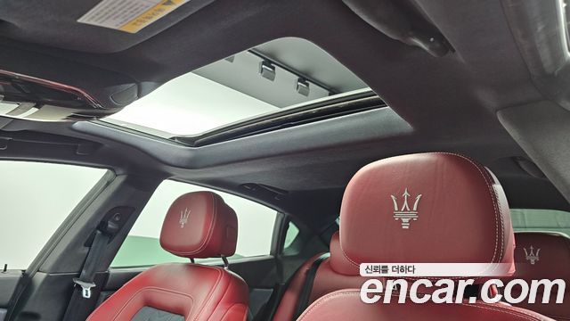 Maserati Quattroporte S Q4 3.0 V6 Granlusso 2017 — фото 39