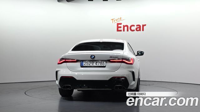 BMW 4 Series (G22) M440i xDrive Online Exclusive Coupe 2024 — фото 4