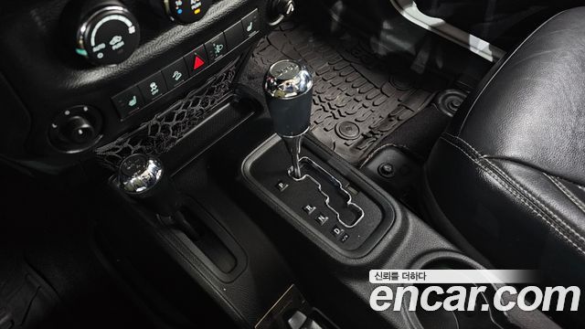 Jeep Wrangler (JK) 3.6 Sahara 4Door 2017 — фото 9