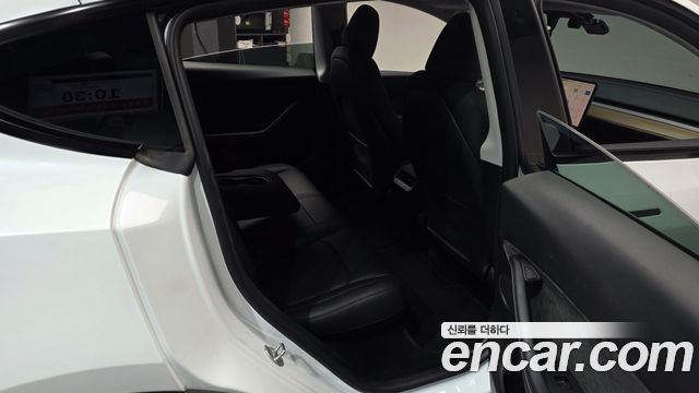 Tesla Model Y RWD 2024 — фото 12