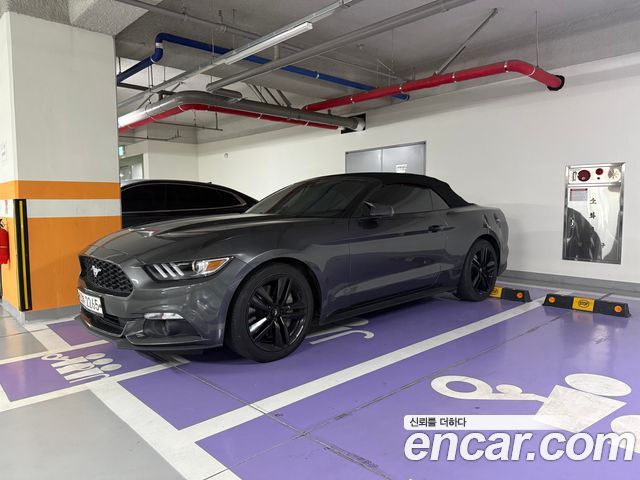 Ford Mustang Convertible