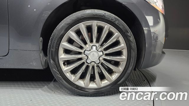 Kia K9 5.0 GDI Quantum 2016 — фото 21