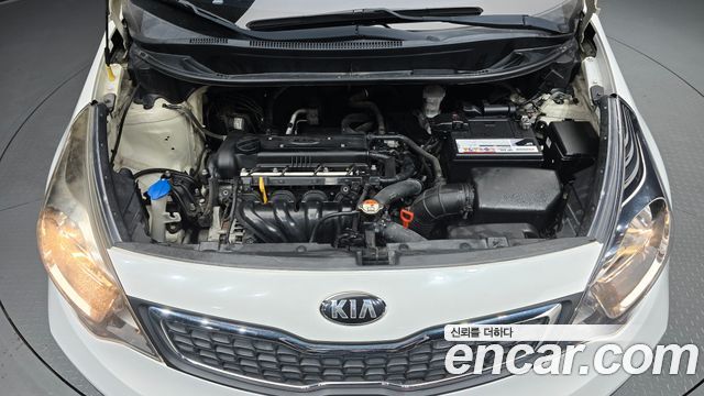 Kia Pride 1.4 MPI Sedan Deluxe 2014 — фото 6