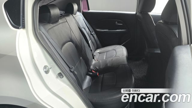 Kia Pride 1.4 MPI Sedan Deluxe 2014 — фото 11