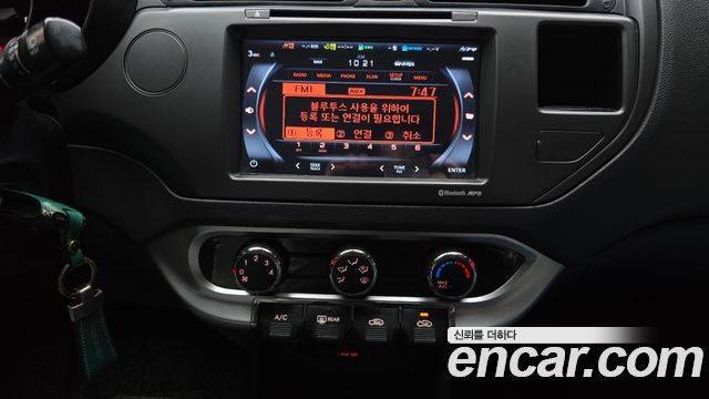 Kia Pride 1.4 MPI Sedan Deluxe 2014 — фото 14