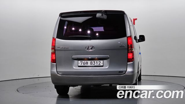 Hyundai Grand Starex 11-Seater Wagon HVX VIP PACK 2012 — фото 4