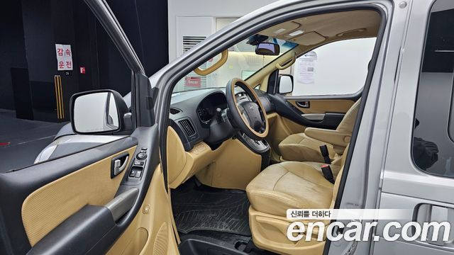 Hyundai Grand Starex 11-Seater Wagon HVX VIP PACK 2012 — фото 10