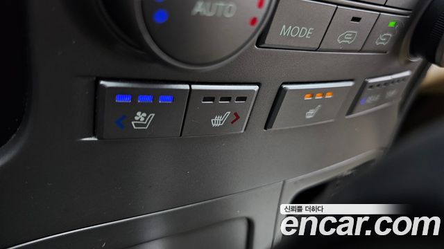 Hyundai Grand Starex 11-Seater Wagon HVX VIP PACK 2012 — фото 15