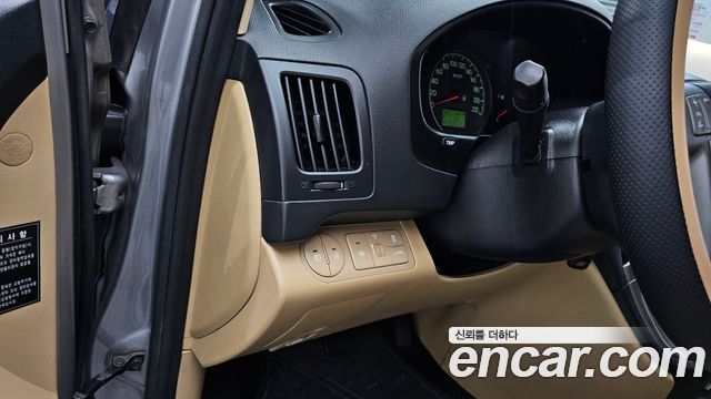 Hyundai Grand Starex 11-Seater Wagon HVX VIP PACK 2012 — фото 17