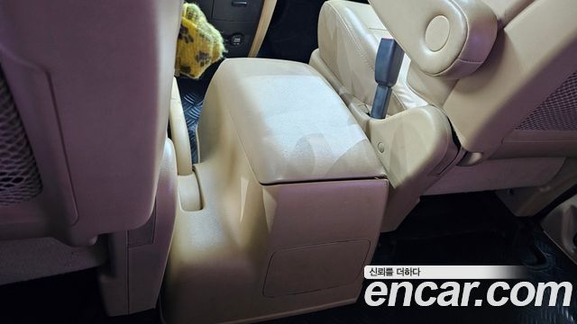 Hyundai Grand Starex 11-Seater Wagon HVX VIP PACK 2012 — фото 19