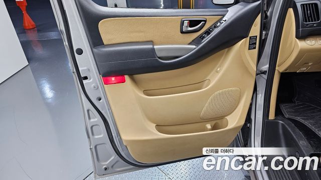 Hyundai Grand Starex 11-Seater Wagon HVX VIP PACK 2012 — фото 25