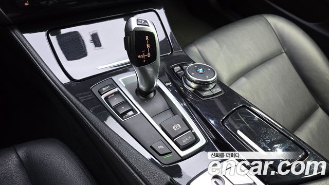 BMW 5 Series (F10) 520d 2015 — фото 9