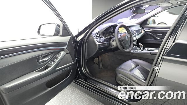 BMW 5 Series (F10) 520d 2015 — фото 10