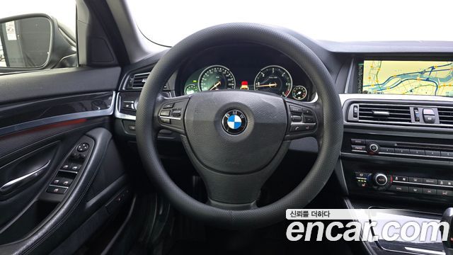 BMW 5 Series (F10) 520d 2015 — фото 12