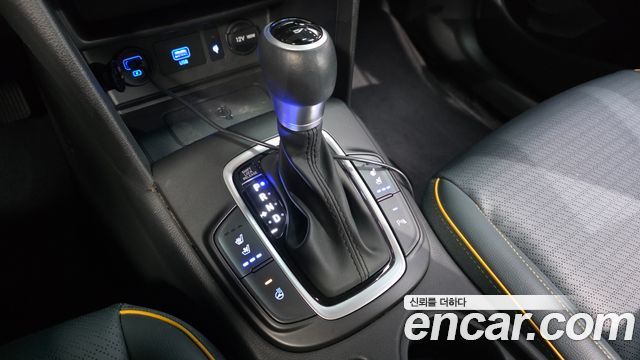 Hyundai Kona Hybrid Premium Special 2020 — фото 9