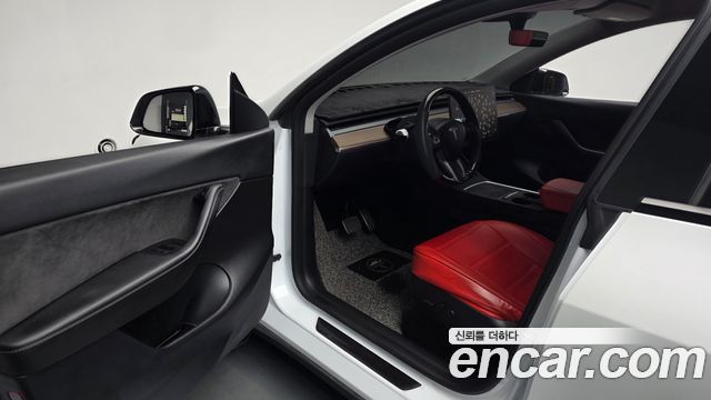 Tesla Model Y Long Range AWD 2022 — фото 10