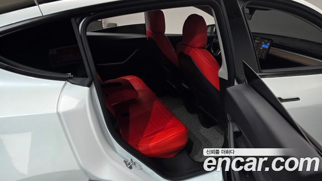 Tesla Model Y Long Range AWD 2022 — фото 12