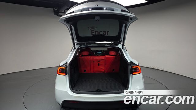 Tesla Model Y Long Range AWD 2022 — фото 20