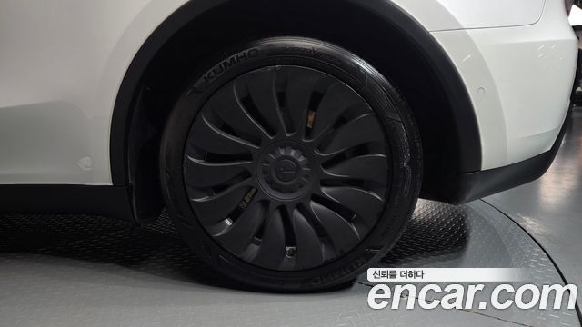 Tesla Model Y Long Range AWD 2022 — фото 21