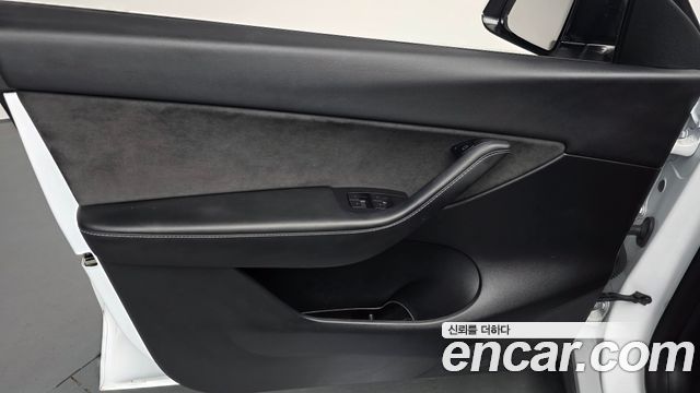 Tesla Model Y Long Range AWD 2022 — фото 24