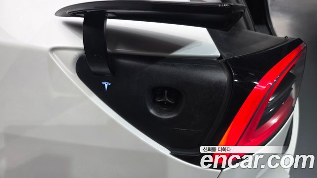 Tesla Model Y Long Range AWD 2022 — фото 34