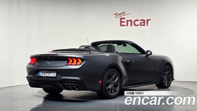 Ford Mustang (VII) 2.3 Ecoboost Premium Convertible 2024 — фото 2