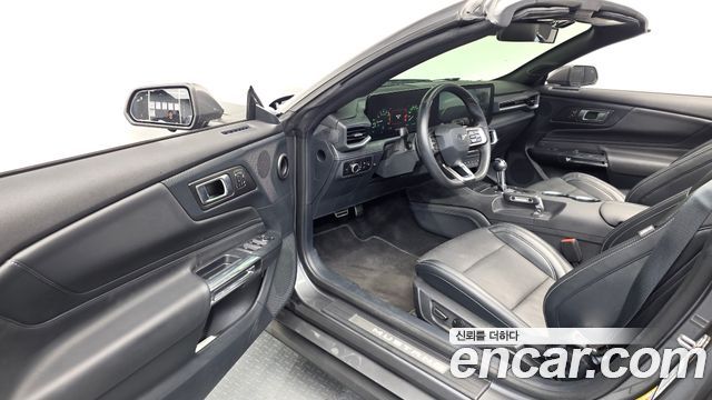 Ford Mustang (VII) 2.3 Ecoboost Premium Convertible 2024 — фото 10