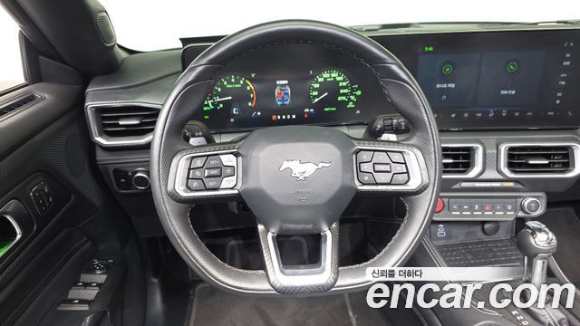 Ford Mustang (VII) 2.3 Ecoboost Premium Convertible 2024 — фото 13